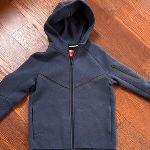 New without tags Nike Sportswear Tech Fleece boys